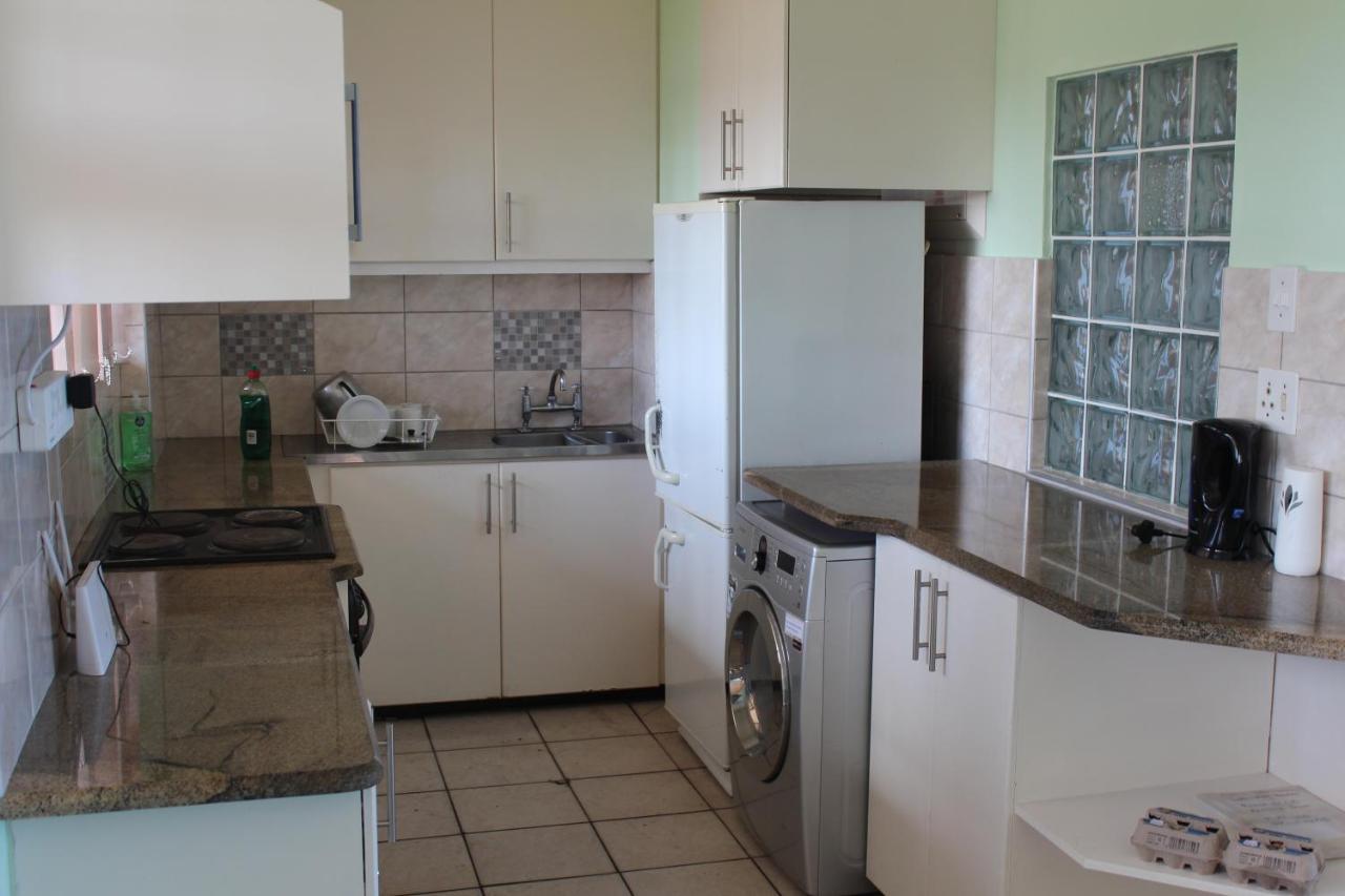 Stella Maris 144 Apartment Amanzimtoti Luaran gambar