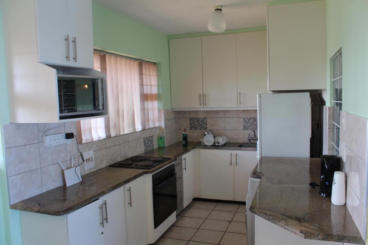 Stella Maris 144 Apartment Amanzimtoti Luaran gambar