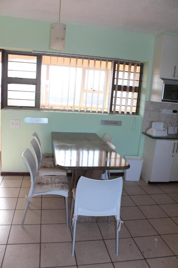 Stella Maris 144 Apartment Amanzimtoti Luaran gambar